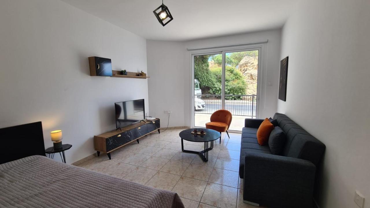 Paphos Laertis Apartments - By Imh Travel & Tours מראה חיצוני תמונה