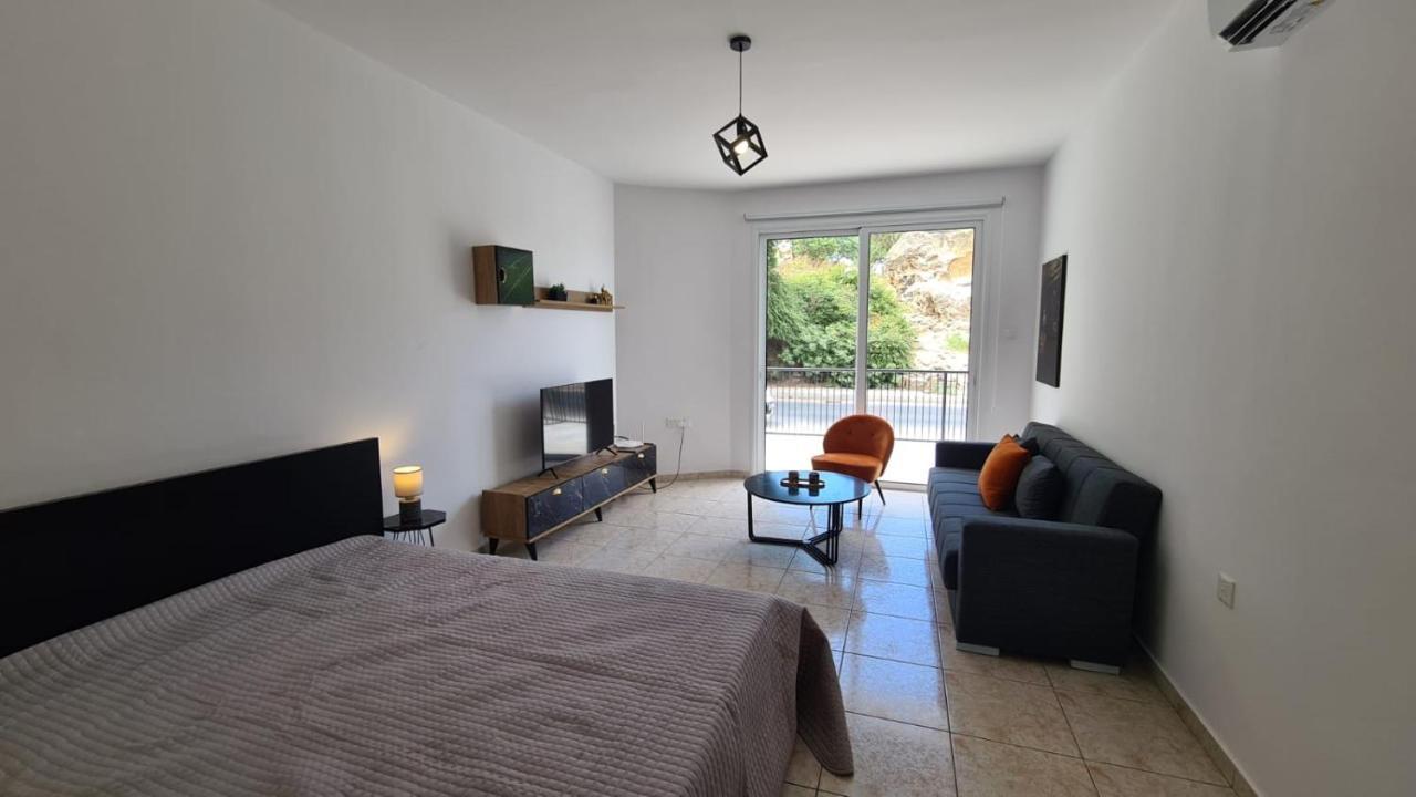 Paphos Laertis Apartments - By Imh Travel & Tours מראה חיצוני תמונה