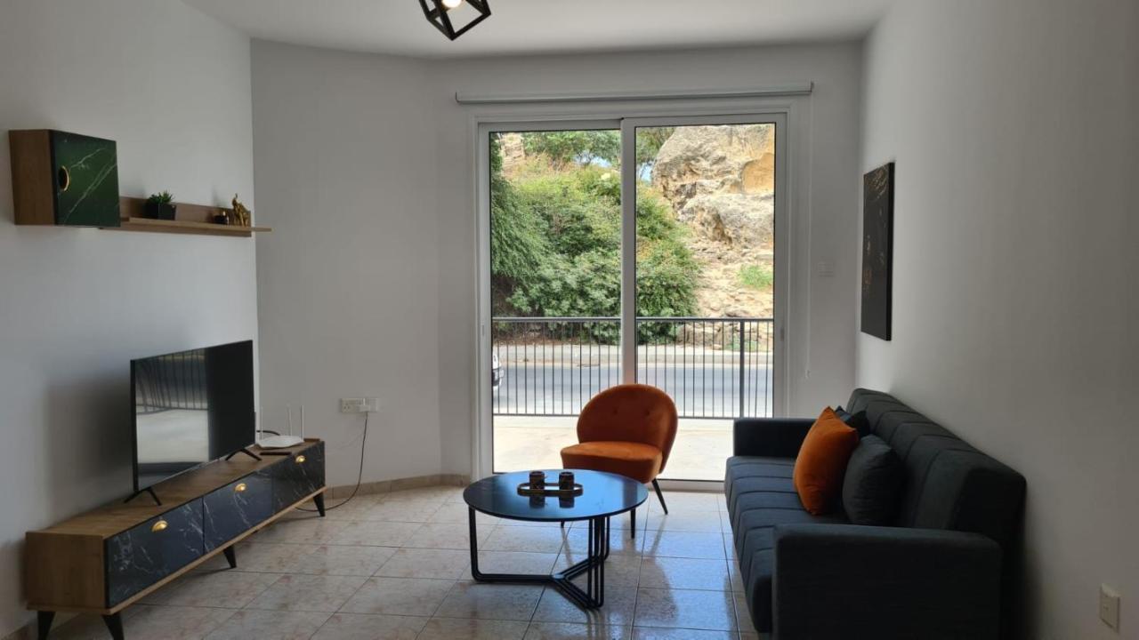 Paphos Laertis Apartments - By Imh Travel & Tours מראה חיצוני תמונה
