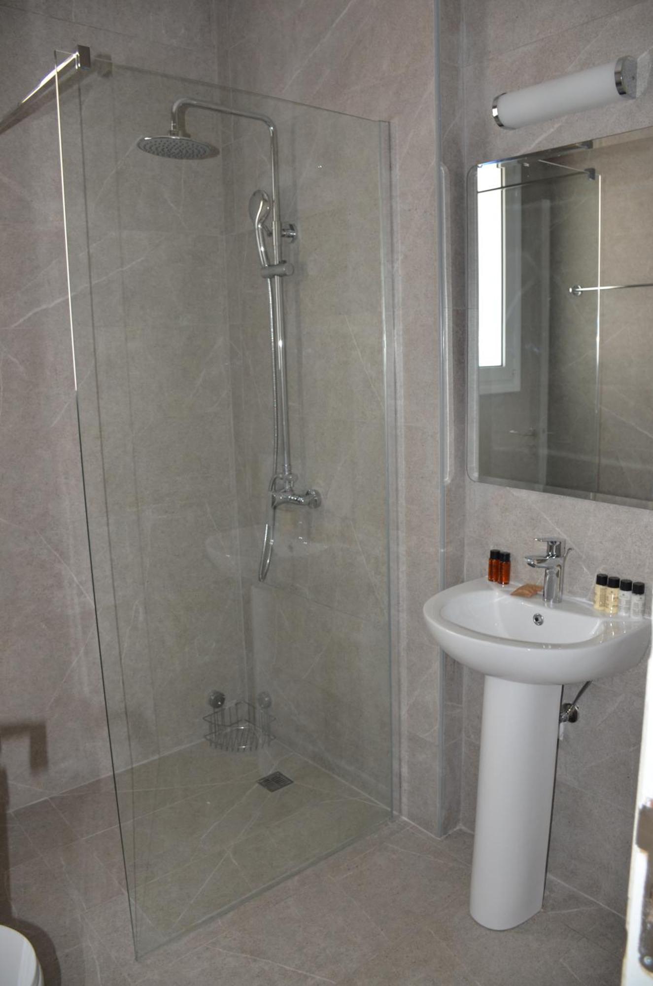 Paphos Laertis Apartments - By Imh Travel & Tours מראה חיצוני תמונה