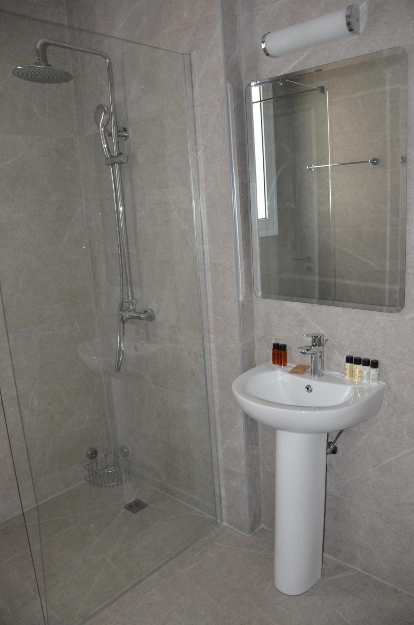 Paphos Laertis Apartments - By Imh Travel & Tours מראה חיצוני תמונה