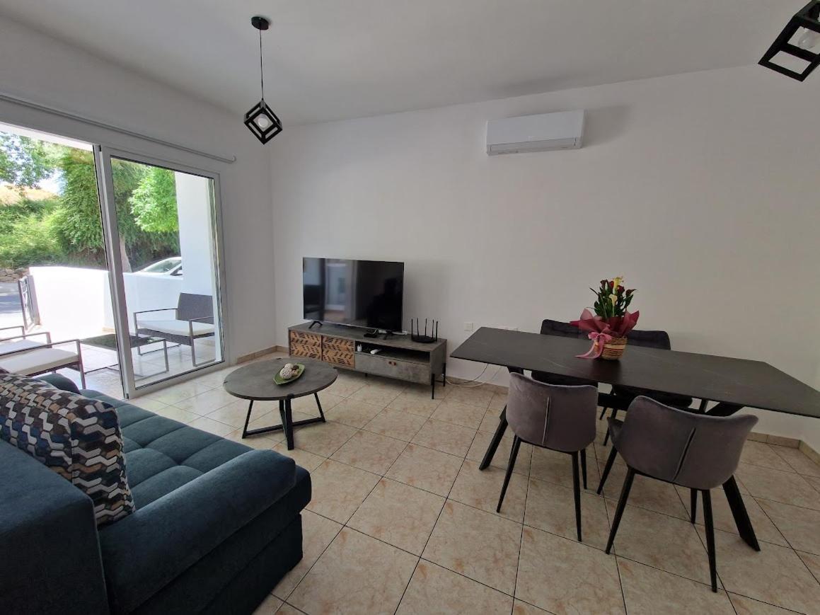 Paphos Laertis Apartments - By Imh Travel & Tours מראה חיצוני תמונה