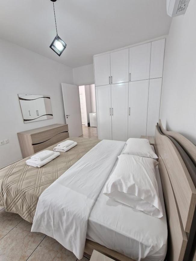 Paphos Laertis Apartments - By Imh Travel & Tours מראה חיצוני תמונה