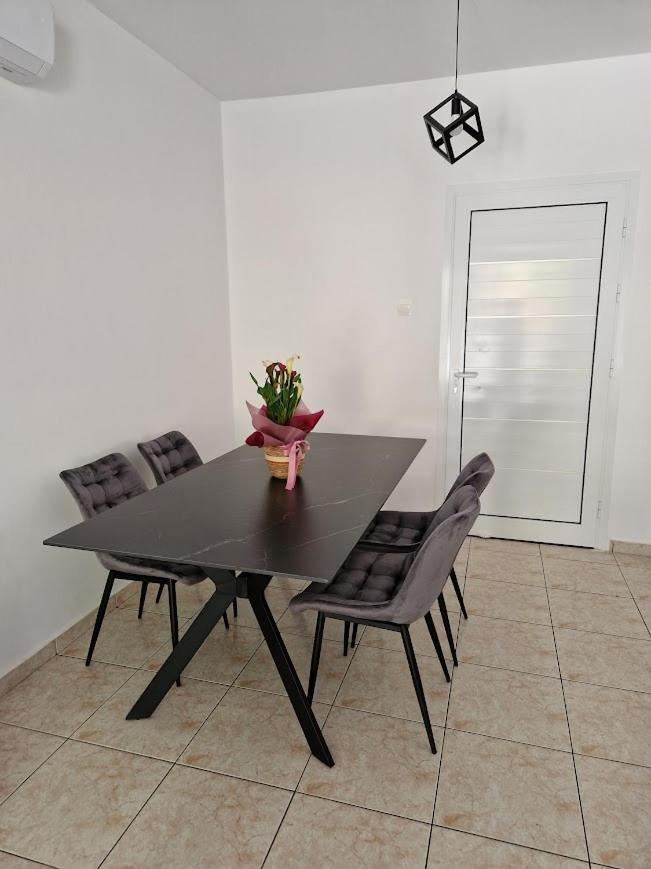 Paphos Laertis Apartments - By Imh Travel & Tours מראה חיצוני תמונה