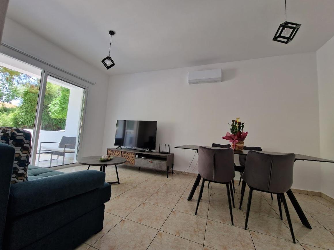 Paphos Laertis Apartments - By Imh Travel & Tours מראה חיצוני תמונה